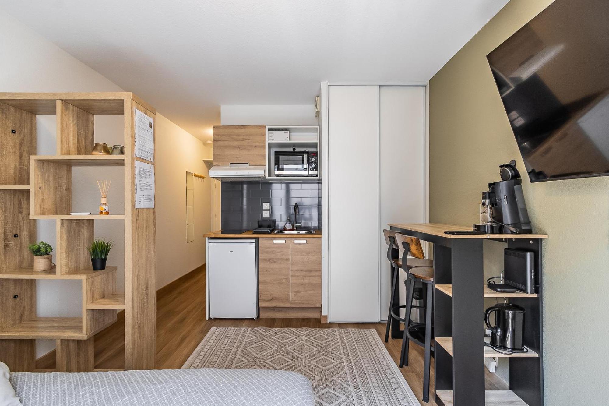 Studio Charpennes - Parking Prive Gratuit Вийёрбан Экстерьер фото